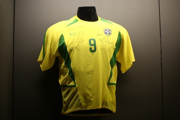 Foto: Lucas Figueiredo/CBF | Camisa da Copa de 2002 exposta no Museu da Seleção