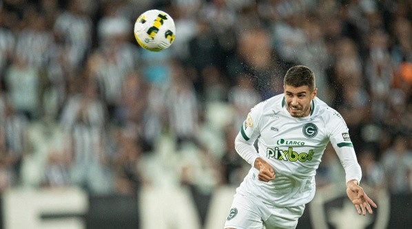 Pedro Raul está na mira do Corinthians (Foto: Jorge Rodrigues/AGIF)