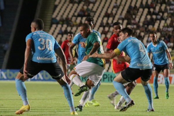 Foto:Ronald Felipe/AGIF- Sampaio Corrêa venceu o Grêmio nesta sexta-feira
