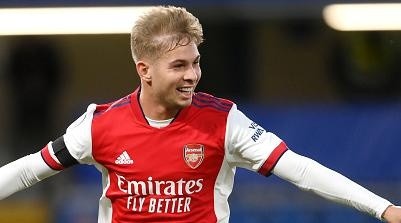 Foto: Mike Hewitt/Getty Images - Smith Rowe passou por cirurgia e só volta  a jogar em dezembro