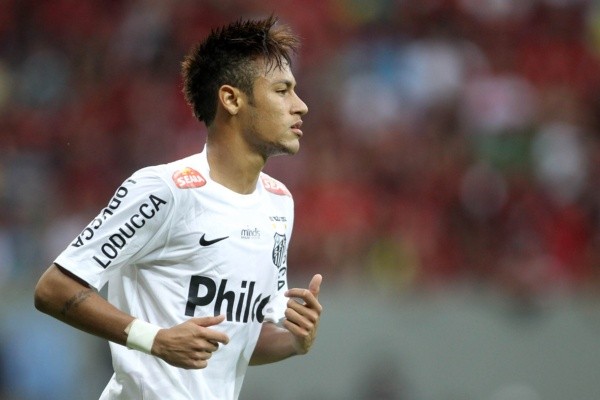 Foto: Adalberto Marques/AGIF | Neymar foi revelado no Santos Foto: Adalberto Marques/AGIF | Neymar foi revelado no Santos