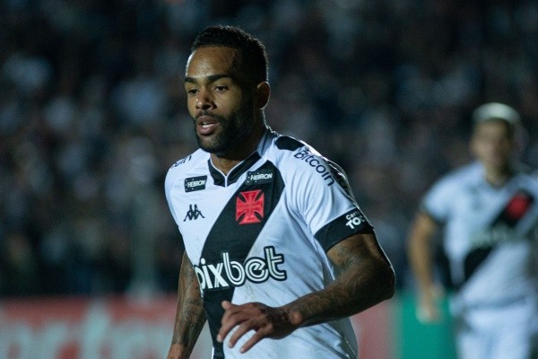 Alex Teixeira foi o grande nome da partida (Foto: Joao Vitor Rezende Borba/AGIF)