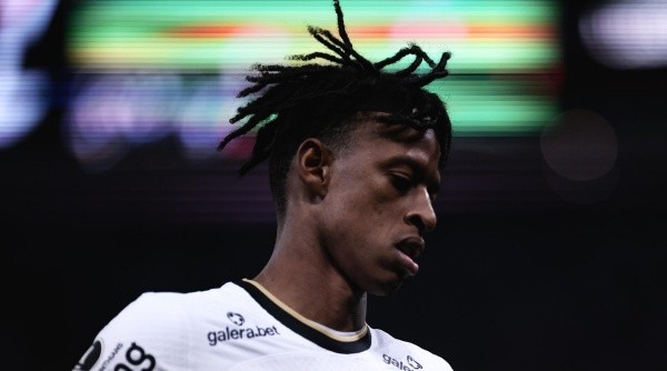 Robson Bambu ficou no banco de reservas no Corrinthians (Foto: Ettore Chiereguini/AGIF)