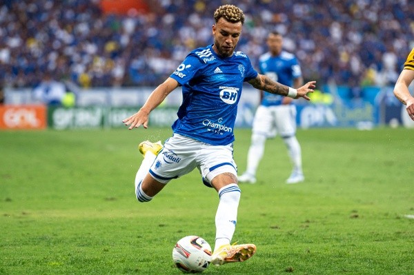 Foto: Alessandra Torres/AGIF – Jajá, Zé Ivaldo e Pablo Siles devem voltar ao Furacão