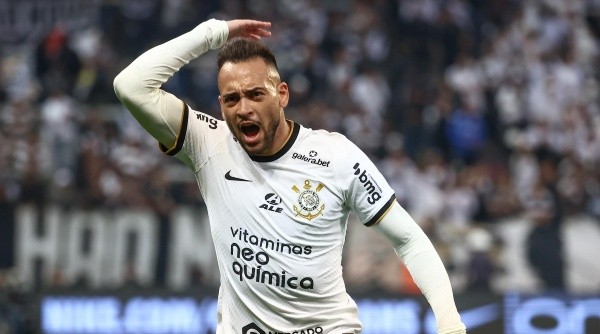 Maycon não deve ficar no Corinthians (Foto: Marcello Zambrana/AGIF)