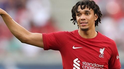 Foto: Alexander Hassenstein/Getty Images - Alexander-Arnold ainda tem esperanças de ir ao Mundial