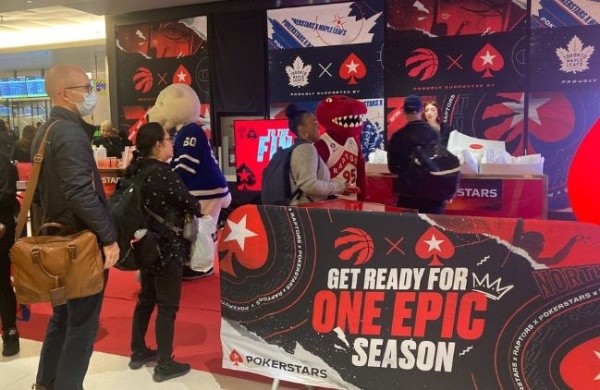 Os fãs da Union Station experimentaram uma nova maneira de começar a temporada (Foto: Divulgação PokerStars)