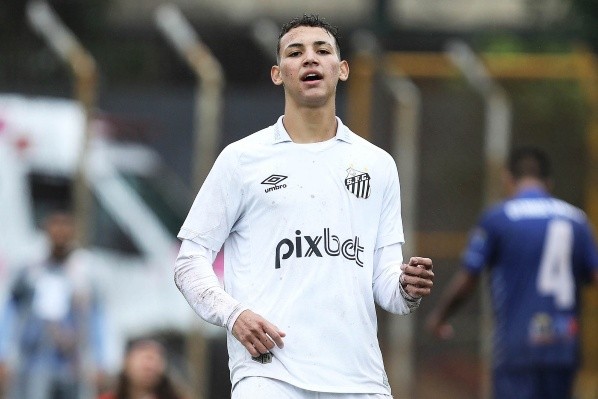 Pedro Ernesto Guerra Azevedo/Santos – Deivid impressiona no sub-17 do Santos