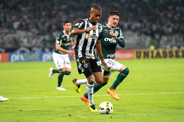 Alessandra Torres/AGIF/ Keno em campo pelo Atlético-MG. 