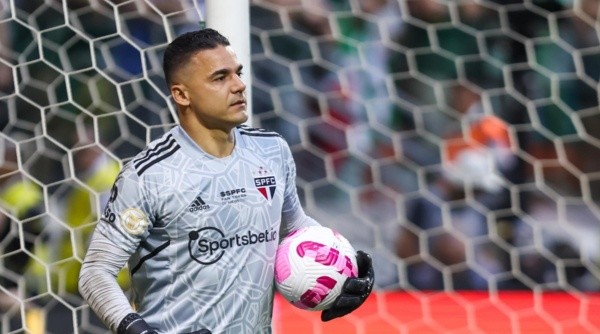 Felipe Alves tem sido titular no São Paulo (Foto: Marcello Zambrana/AGIF)