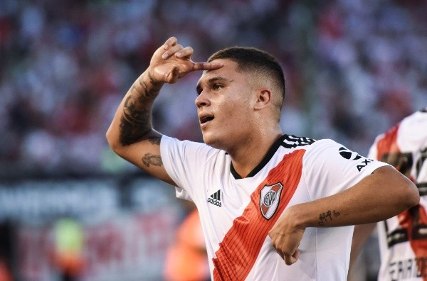 Foto: Marcelo Endelli/Getty Images – Quintero tem contrato de empréstimo no River Plate chegando ao fim