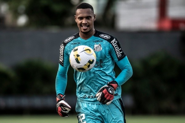 Foto: Ivan Storti/Santos FC – Goleiro reserva John, do Santos, está na mira do rival São Paulo para próxima janela
