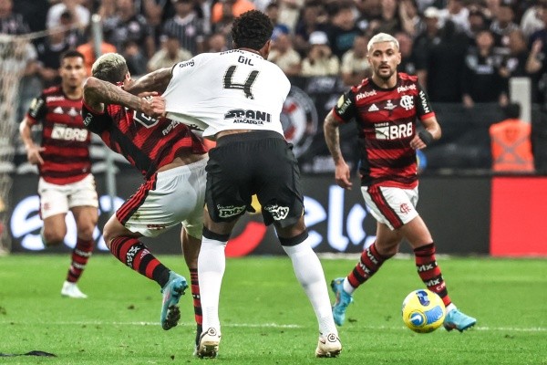 Agif/Marcello Zambrana – Defesa deve ser explorada pelo Corinthians