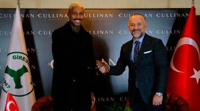 Foto: Acervo Pessoal Jean Pyerre/Instagram - Jean Pyerre chegou a ser apresentado no Giresunspor 