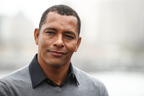 Gilberto Silva jogou no Arsenal e hoje representa o Clube pelo mundo – (Photo by Brendon Thorne/Getty Images)
