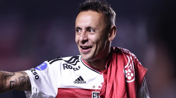 Rafinha vai renovar por mais um ano com o São Paulo (Foto: Ettore Chiereguini/AGIF)