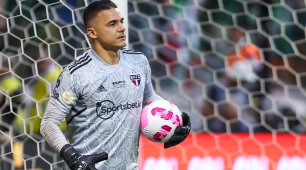 Felipe Alves vive grande fase do São Paulo (Foto: Marcello Zambrana/AGIF)