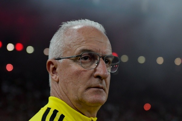 Foto: Thiago Ribeiro/AGIF – Dorival Júnior foi bastante criticado por flamenguistas pela postura passiva no 2º tempo contra Corinthians