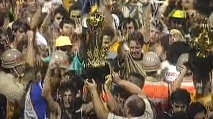 Foto: Reprodução/Youtube - Os jogadores do Criciúma são lembrados até hoje por seus torcedores