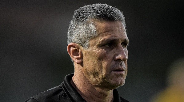 Jorginho pode ficar no Vasco em 2023 (Foto: Thiago Ribeiro/AGIF)