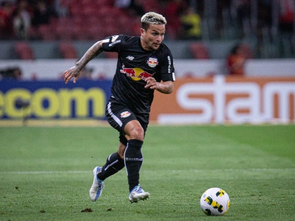 Foto:Maxi Franzoi/AGIF – Artur interessa a outros clubes brasileiros