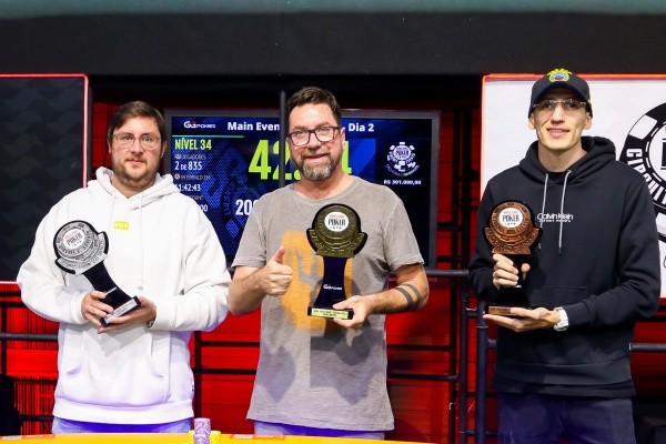 Pódio Main Event (Foto: Rafael Terra/WSOP Brazil)
