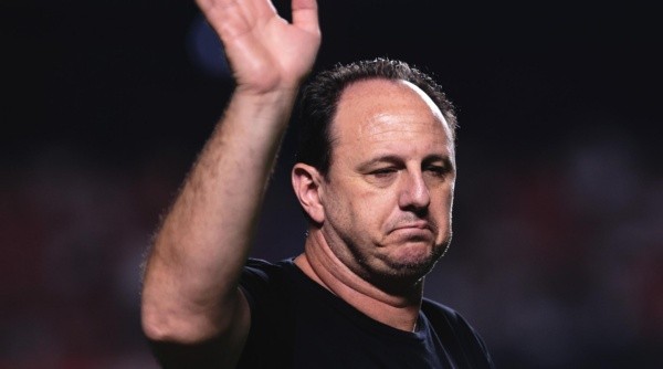 Rogério Ceni sofreu com críticas nesta temporada no São Paulo (Foto: Ettore Chiereguini/AGIF) Rogério Ceni sofreu com críticas nesta temporada no São Paulo (Foto: Ettore Chiereguini/AGIF)