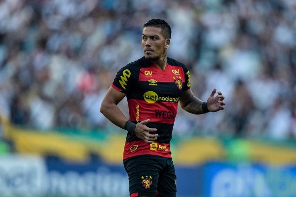 Foto: Thiago Ribeiro/AGIF – Parraguez também pode ficar no Leão em 2023