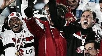 Foto: Acervo Pessoal Amoroso/Instagram - Amoroso foi Campeão Mundial com o São Paulo, em 2005