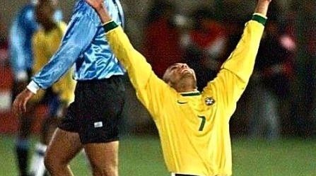  Foto: Acervo Pessoal Amoroso/Instagram - Amoroso esteve na Seleção Brasileira em 1999