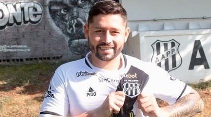 Foto: Acervo Pessoal Élvis/Instagram - Élvis fez uma ótima Série B pela Ponte Foto: Acervo Pessoal Élvis/Instagram - Élvis fez uma ótima Série B pela Ponte