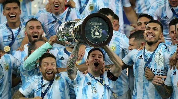 Foto:  Alexandre Schneider/Getty Images - Argentina conquistou a Copa América de 2021, vencendo o Brasil na final