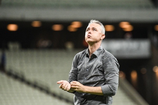 Foto: Kely Pereira/AGIF – Tiago Nunes é o outro desejo do Vasco