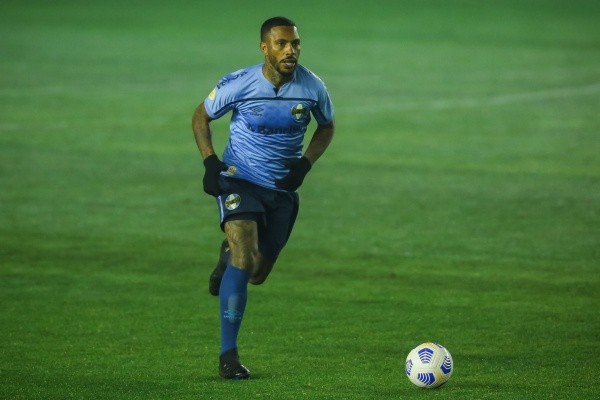 Foto: Pedro H. Tesch/AGIF – Paulo Miranda poderia retornar ao Grêmio