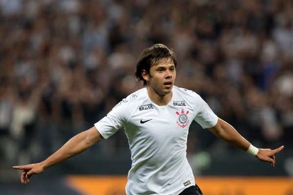 Romero deve ser anunciado nos próximos dias pelo Corinthians - Foto: Daniel Vorley/AGIF
