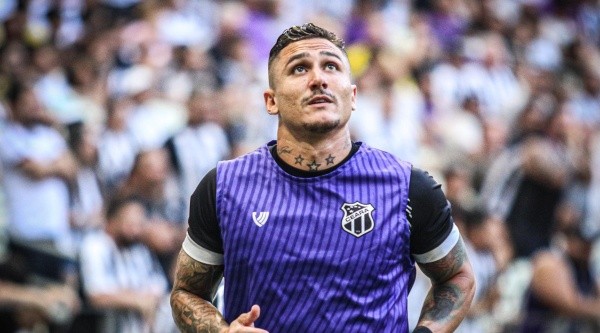 Vina tem contrato com o Ceará até 2024 (Foto: Lucas Emanuel/AGIF)