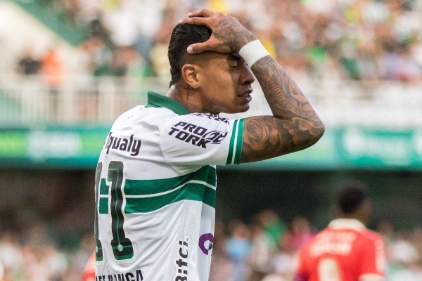 Alef Manga foi comprado pelo Coritiba (Foto: Robson Mafra/AGIF)