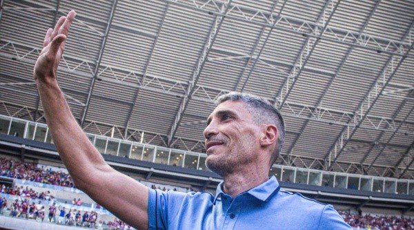 Vojvoda é pedido no Santos (Foto: Lucas Emanuel/AGIF)