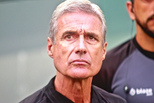 Foto:Gabriel Machado/AGIF – Luís Castro não conseguiu levar o Botafogo à Libertadores