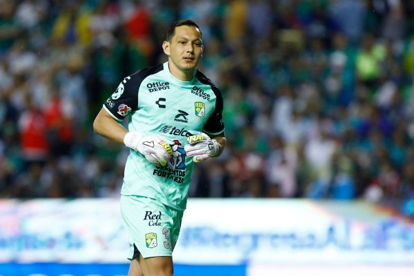 Leopoldo Smith/Getty Images – Rodolfo Cota