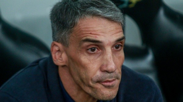 Vojvoda deve permanecer no Vasco (Foto: Gabriel Machado/AGIF)