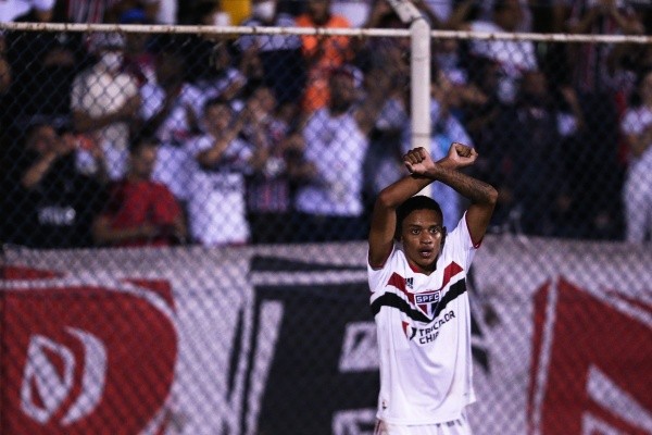 Caio Matheus será utilizado por Ceni (Foto: Ettore Chiereguini/AGIF)