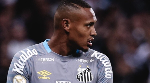 John interessa ao São Paulo (Foto: Ettore Chiereguini/AGIF)