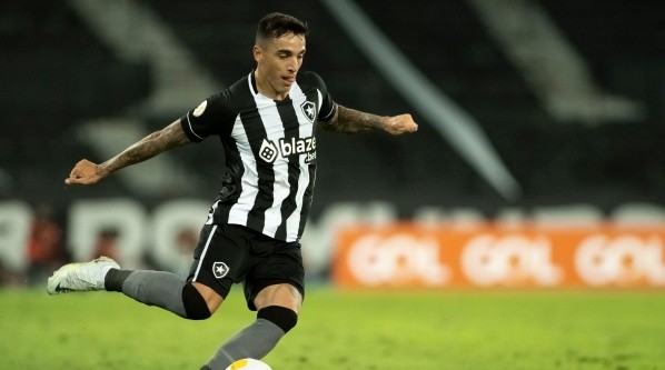 Jorge Rodrigues/AGIF - Saravia no Botafogo. 