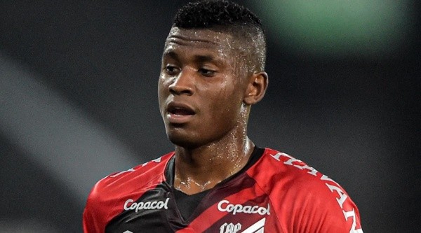 Orejuela foi emprestado ao Athletico Paranaense - Foto: Thiago Ribeiro/AGIF