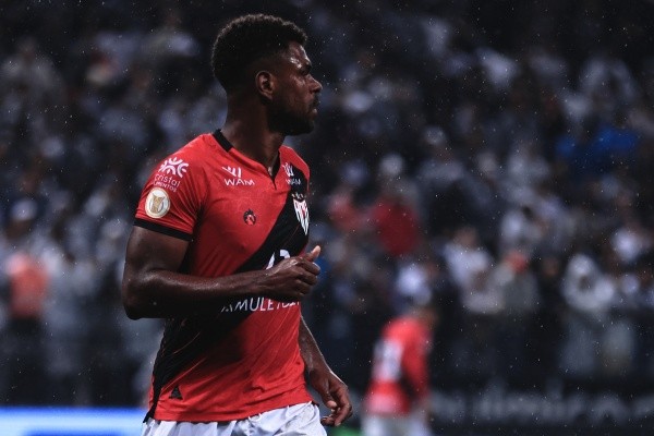 Foto: Ettore Chiereguini/AGIF- Wanderson não joga mais pelo Atlético-GO