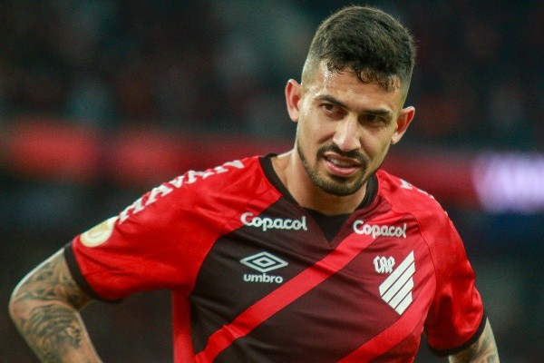 Foto: Gabriel Machado/AGIF – Pedro Henrique terminou a temporada como titular do Athletico no Campeonato Brasileiro