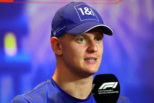 Mick Schumacher não vai permanecer na Haas em 2023.     Créditos: Bryn Lennon/Getty Images