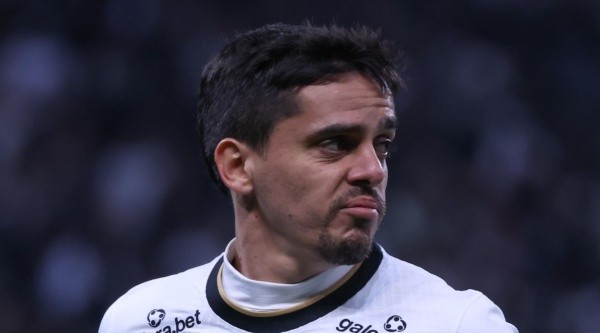 SP - Sao Paulo - 05/11/2022 - BRASILEIRO A 2022, CORINTHIANS X CEARA - Fagner jogador do Corinthians durante partida contra o Ceara no estadio Arena Corinthians pelo campeonato Brasileiro A 2022. Foto: Marcello Zambrana/AGIF SP - Sao Paulo - 05/11/2022 - BRASILEIRO A 2022, CORINTHIANS X CEARA - Fagner jogador do Corinthians durante partida contra o Ceara no estadio Arena Corinthians pelo campeonato Brasileiro A 2022. Foto: Marcello Zambrana/AGIF