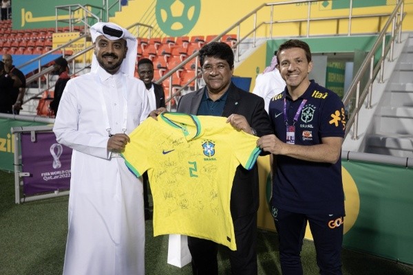 Foto: Lucas Figueiredo/CBF  | Presidente Ednaldo Rodrigues se encontra com Presidente do Al Arabi Sheih Tamim Fahad Al-Thani